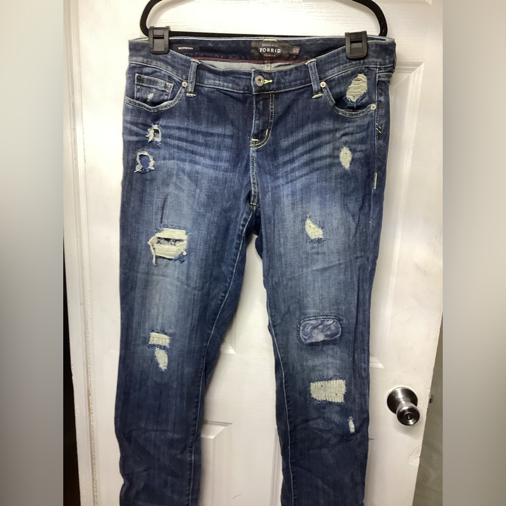 Torrid Women's Ripped 16T boyfriend